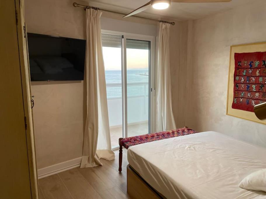 Maravilloso Apartamento En Primera Linea De Playa. Torreguadiaro Exterior foto